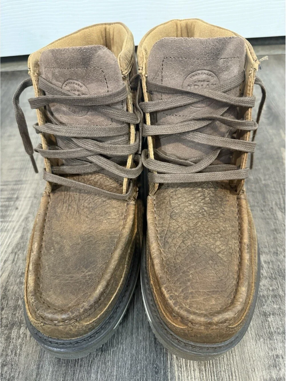 Ariat lookout distressed